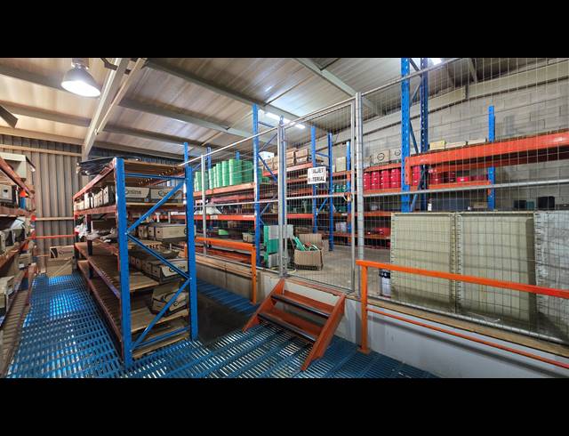 715M² WAREHOUSE TO LET IN SPARTAN